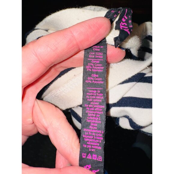 Betsey Johnson Striped Top Embroidered Red Lip Print S Novelty Coastal artsy - Picture 9 of 9